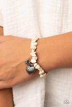 Load image into Gallery viewer, PAPARAZZI JEWELRY
Paparazzi Bracelet ~ Love You to Pieces - White
